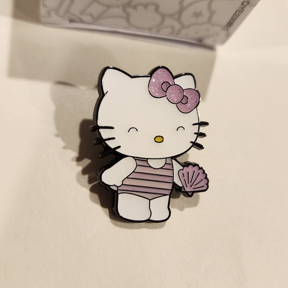 Loungefly Hello Kitty Summer Glitter Mermaid Blind Box Enamel Pin Sea Shell Open - Picture 7 of 10
